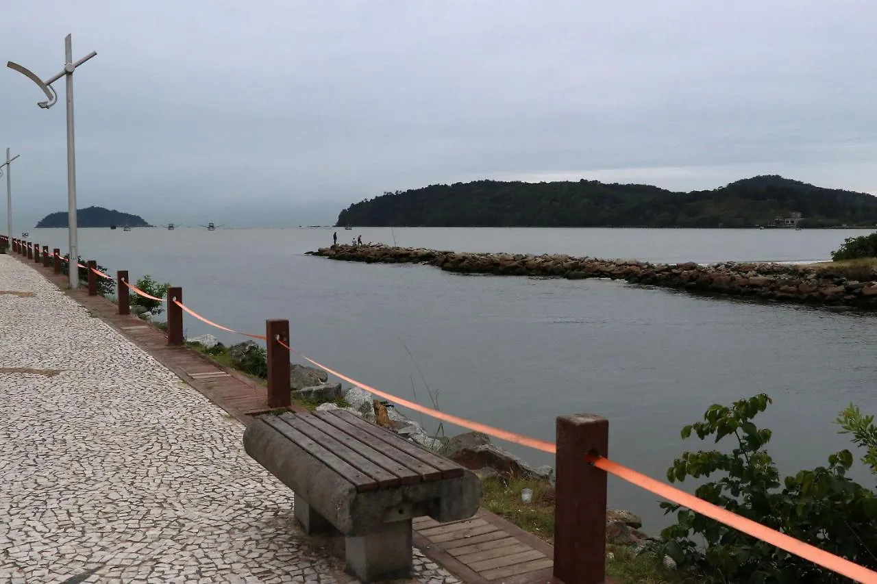 Curta Praia de Armação - Casa Girassol Penha  Casa de Férias Penha (Santa Catarina)