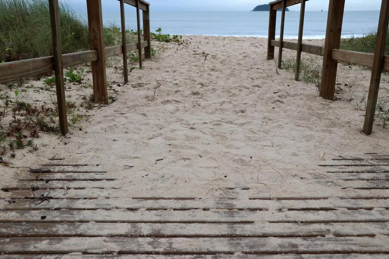 Curta Praia de Armação - Casa Girassol Penha  0*, Penha (Santa Catarina) Brasil