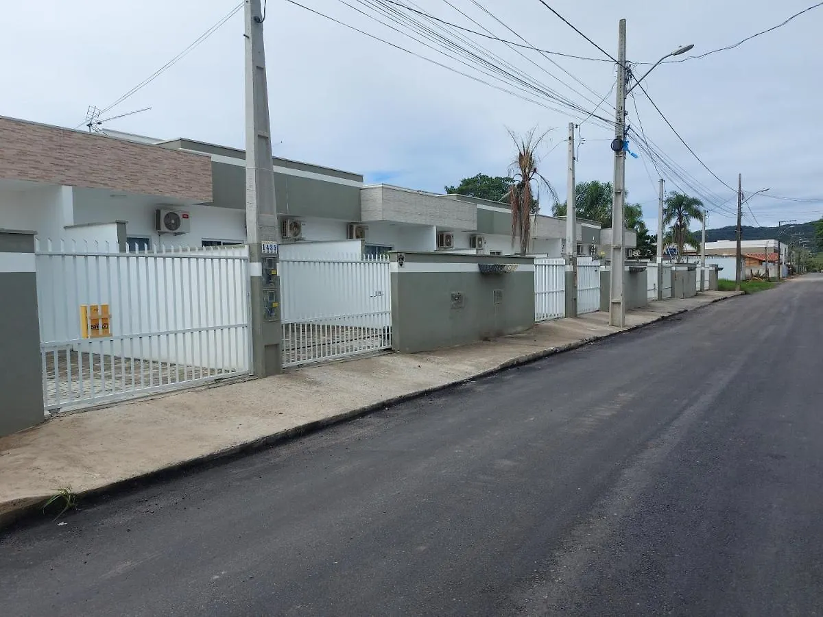 Curta Praia de Armação - Casa Girassol Penha  Brasil